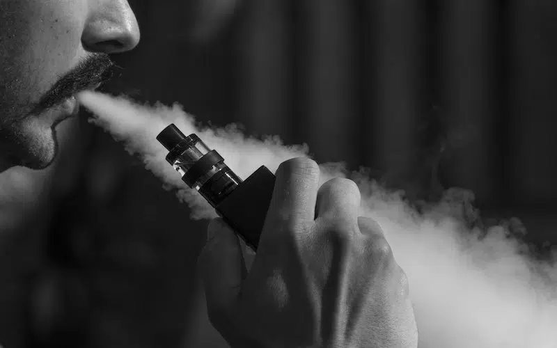 elfbar nachfüll pod läuft aus Cigarette électronique autorisée dans cafés/hôtels/restaurants