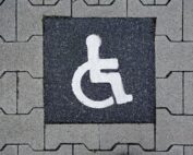 Règles accessibilité pour handicapés dans les restaurants ERP