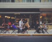 Service aux clients : obligations légales pour le restaurateur