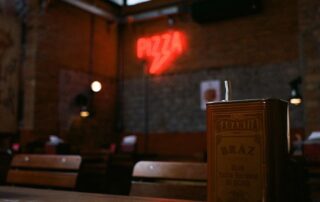 Diffuser de la musique dans un restaurant ? Règles SACEM