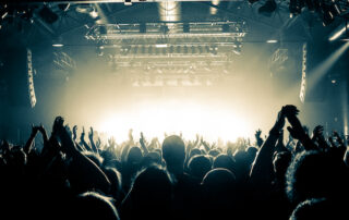 suspension contestation de la validité du contrat